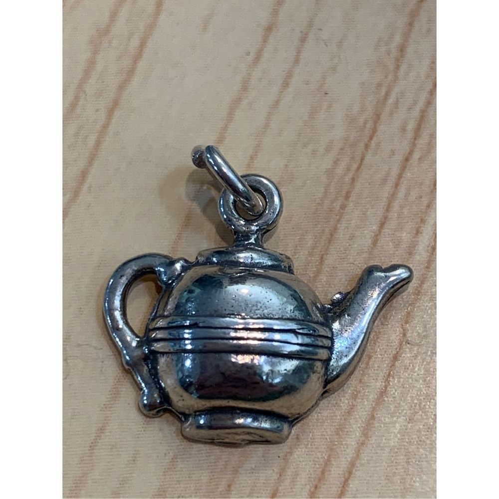 .925 Teapot with Stripe Sterling Sil er Jewelry Charm